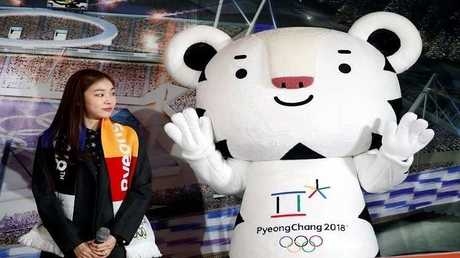 وفد كوري شمالي يصل إلى الجنوب لتفقد مواقع العروض الفنية في أولمبياد 2018
