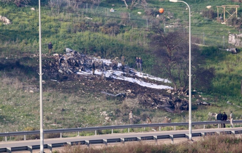 المضادات الجوية تسقط طائرة إسرائيلية واصابة طياريها