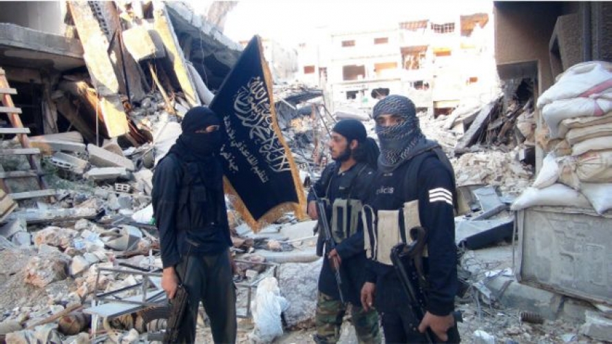 «داعش» يجتاح منطقة سيطرة «النصرة» في اليرموك.. وخياران أمام الأخير لا ثالث لهما!؟