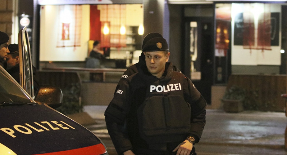 اعتقال مشتبه به بعد حادثة طعن أربعة أشخاص في فيينا