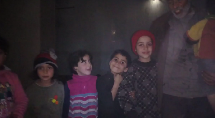  بالفيديو: شاهد فرحة أطفال الغوطة بدخول الجيش السوري