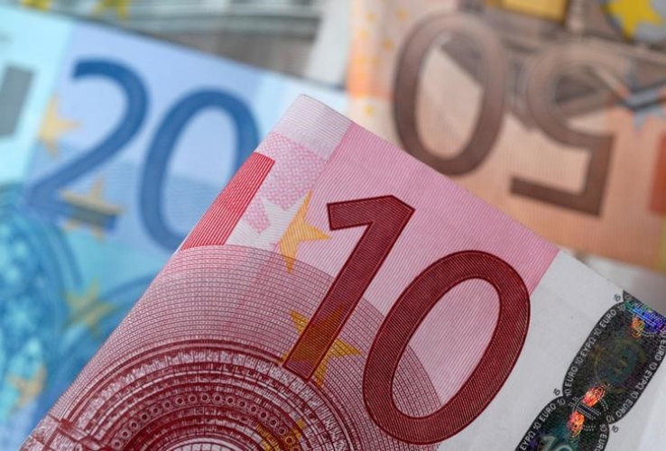 اليورو يرتفع والدولار يهبط مع عودة الإقبال على المخاطرة