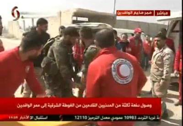 شاهد ماذا قال أهالي الغوطة الشرقية عند وصولهم إلى معبر الوافدين