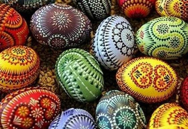 كيف تلوّنون بيض العيد بطريقة طبيعية؟