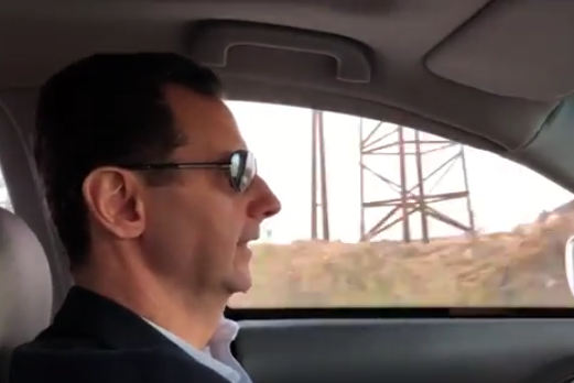  بالفيديو  الرئيس الأسد يقود سيارته بنفسه متوجهاً إلى خطوط النار في الغوطة الشرقية