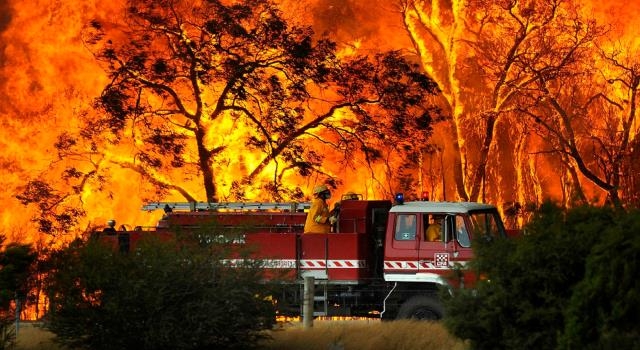عشرات المنازل دمرت بسبب الحرائق جنوب شرق استراليا 
