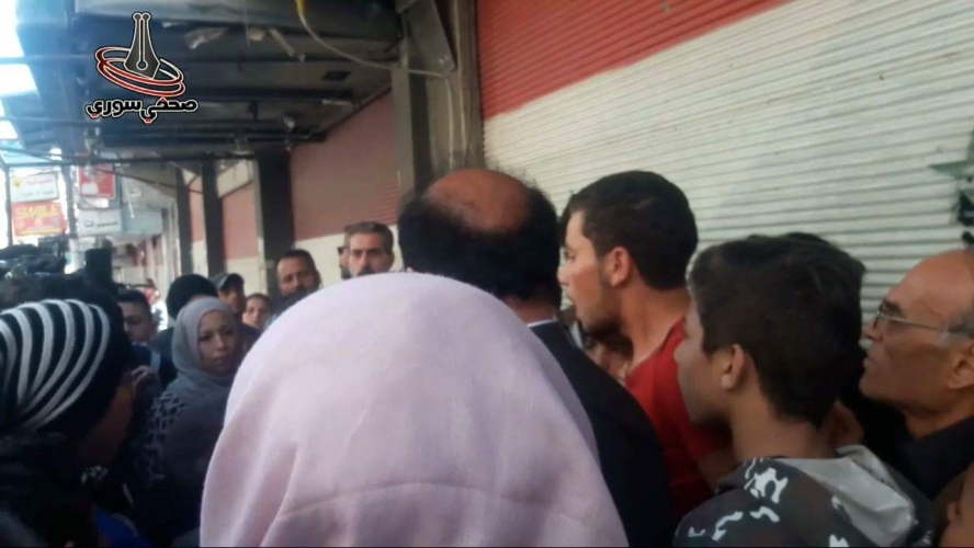 بالفيديو.. ردة فعل المدنيين في منطقة كشكول بعد سقوط القذيفة الصاروخية أمس