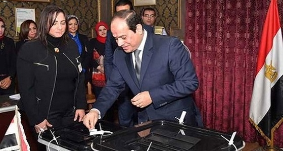 بدء انتخابات الرئاسة المصرية والسيسي يدلي بصوته!