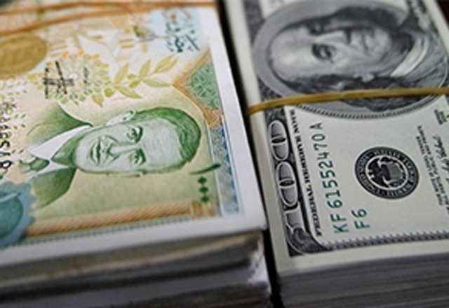  الدولار يتراجع أمام الليرة بنحو 10% 