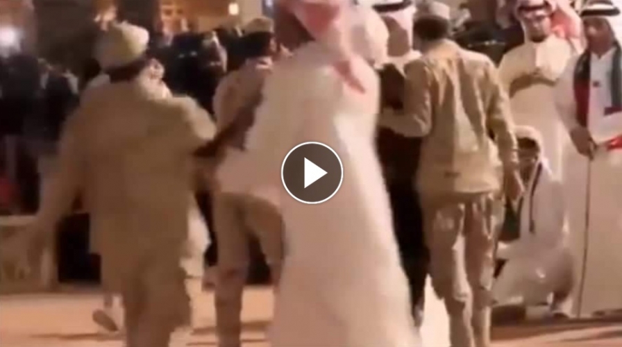 بالفيديو:  الجيش السعودي لحماية حفل راقص من الشرطة الدينية