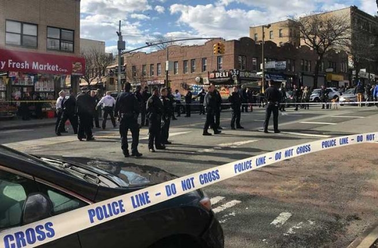 شرطة نيويورك تقتل رجلاً أسود للاشتباه في أنه يحمل سلاحاً