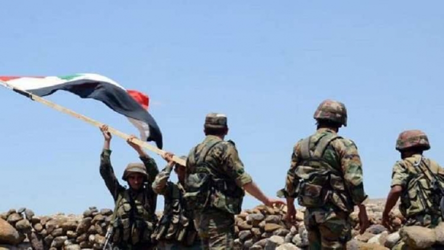 مركز المصالحة: الجيش السوري يرفع العلم في دوما معلنا تحريرها بالكامل 