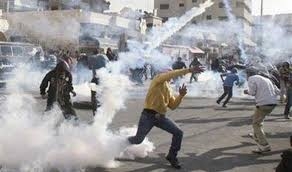 اصابة عدد من الفلسطينيين بالاختناق جراء اطلاق قوات الاحتلال الغازات المسيلة للدموع في جنين