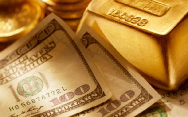 اسـتقرار سوق الذهب وانهيار في سعر الدولار