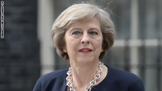 العدوان الثلاثي على سوريا يضع رئيسة وزراء بريطانيا في مأزق!  