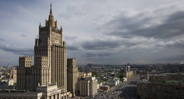 الخارجية الروسية: موسكو لن تماطل في اعتماد قانون الرد على العقوبات الأمريكية