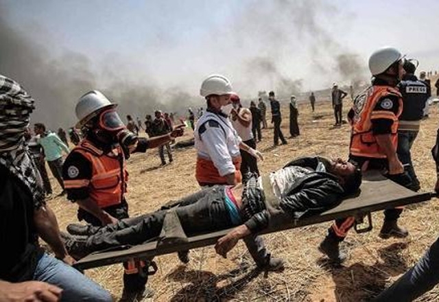 أربعة شهداء ومئات الجرحى برصاص الاحتلال على حدود غزة