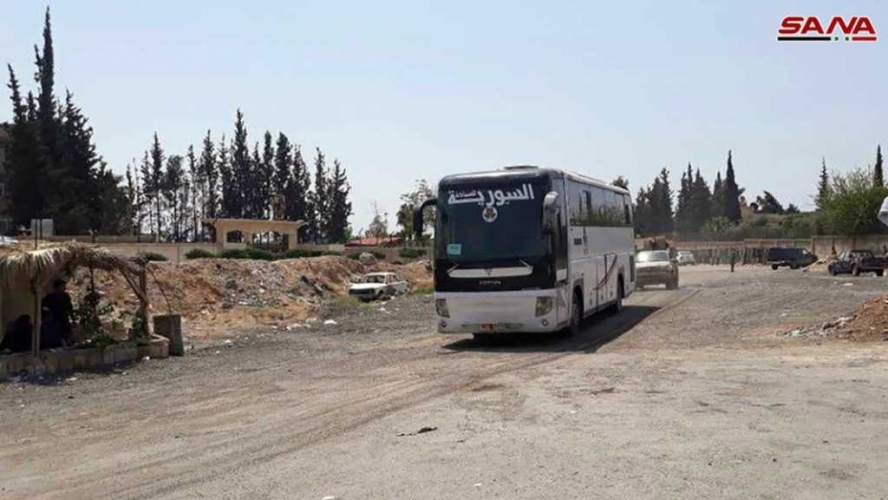 خروج عدد من الحافلات تقل مئات الارهابيين وعائلاتهم من الرحيبة وجيرود في القلمون باتجاه إدلب