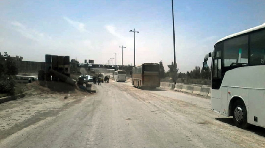 خروج 71 حافلة تقل الدفعة الثالثة من مسلحي ريفي حمص الشمالي وحماه الجنوبي