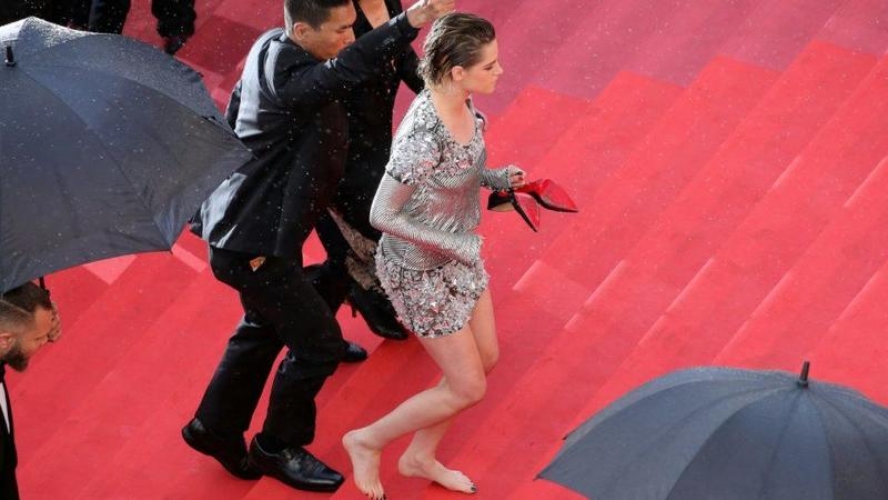 بالفيديو: كريستين ستيوارت تسير حافية القدمين في مهرجان “كان”!