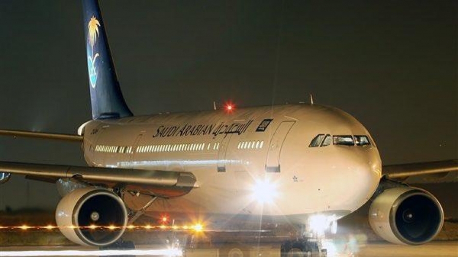 هذا ما حدث لطائرة سعودية في مطار جدة!
