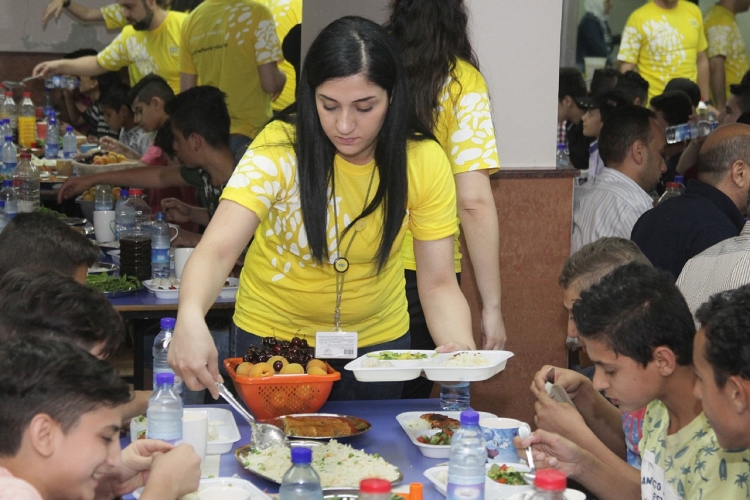 في إطار مشاركتها في برنامج 21 يوماً من رعاية ييلو!  MTN تُقيم مأدبة إفطار رمضانية في دار سيد قريش بدمشق