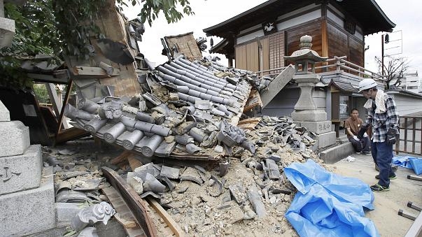 إصابة المئات في زلزال باليابان