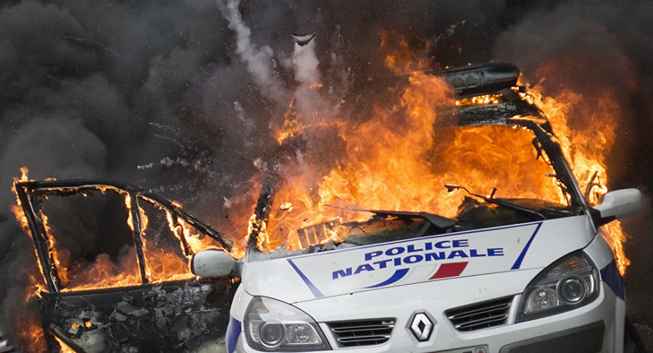 إحراق 845 سيارة على هامش الاحتفالات في فرنسا