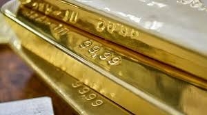 ارتفاع الذهب مع تراجع الدولار قبيل كلمة رئيس مجلس الاحتياطي