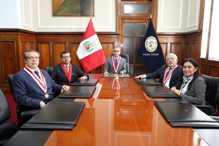 رئيس المحكمة العليا في البيرو يستقيل بعد فضيحة تسجيلات صوتية