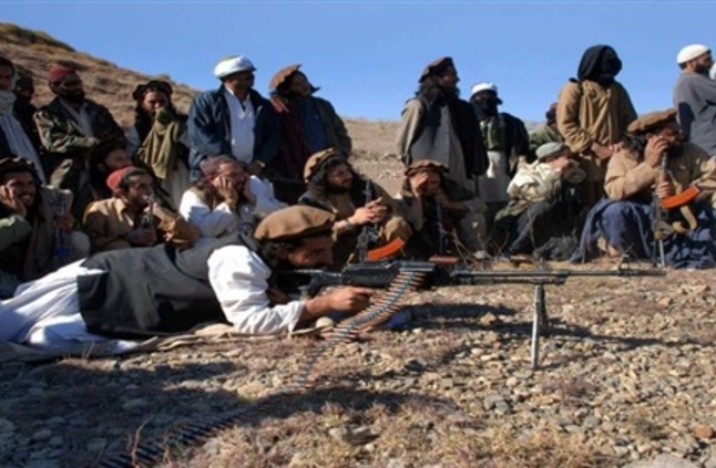 عناصر من طالبان تقتحم قاعدة عسكرية للقوات الأفغانية ويأسرون عشرات الجنود
