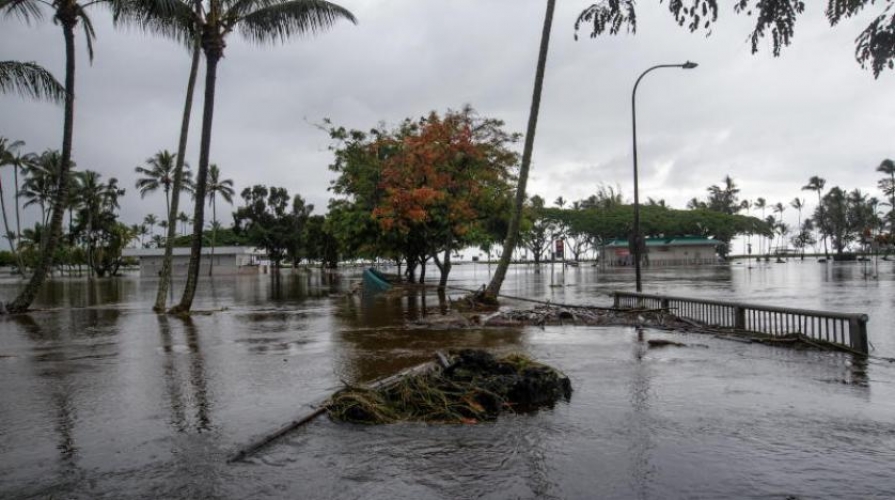 العاصفة المدارية لين تتسبب بسيول جارفة في هاواي