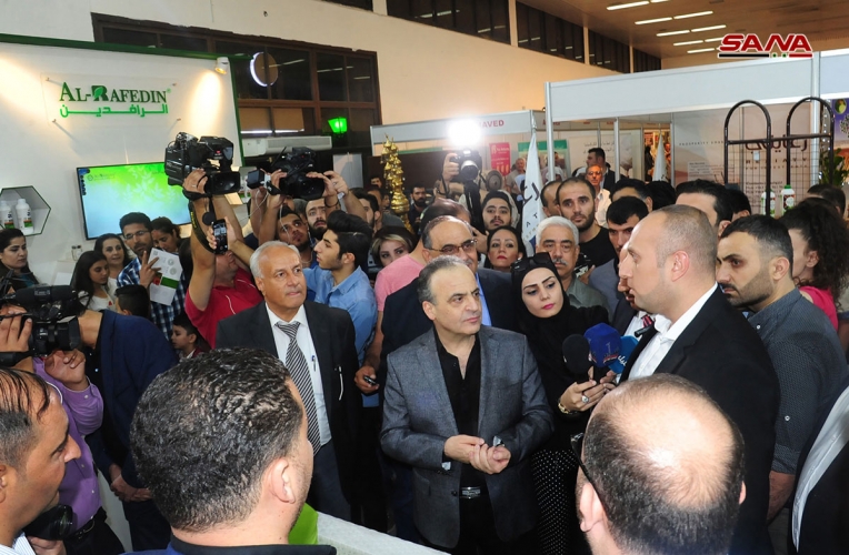 رئيس الحكومة من ارض معرض دمشق الدولي: الدعم للصناعة المحلية وتحقيق التنمية الاقتصادية