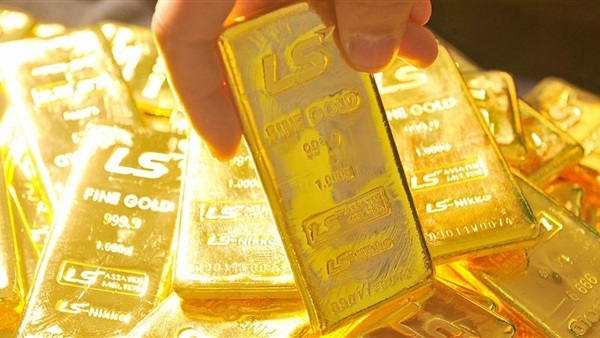 الذهب ينزل مع الاستثمار في الأصول عالية المخاطر