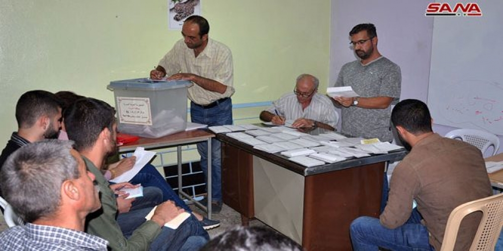 اللجنة القضائية العليا تعلن انتهاء عملية فرز الأصوات في انتخابات مجالس الإدارة المحلية