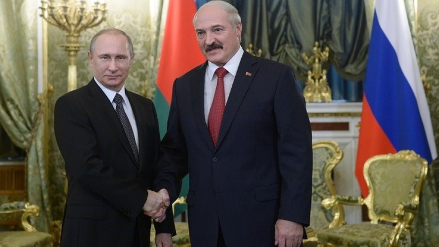 بوتين و لوكاشينكو يتفقان على رسوم النفط و الغاز