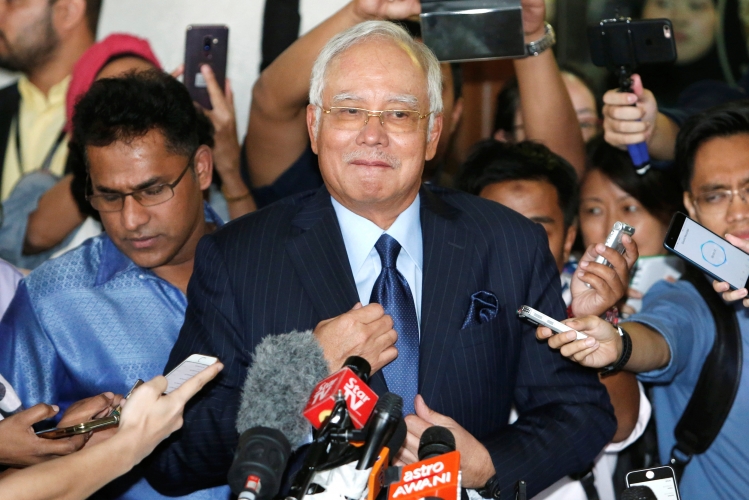 اعتقال زوجة رئيس الوزراء الماليزي  السابق بتهمة غسيل أموال