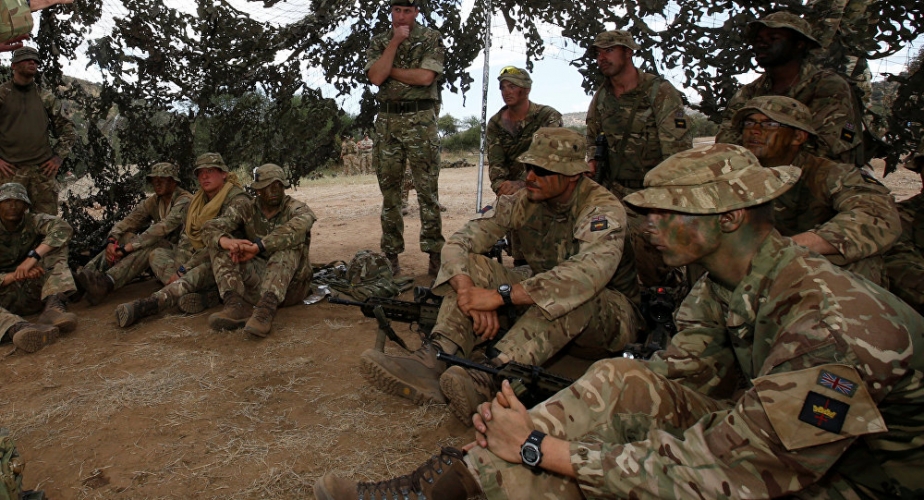 الجيش البريطاني يعاني النقص في عدد جنوده ويلجأ لتجنيد 