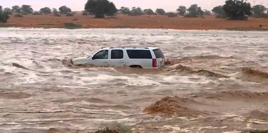 الكويت تغرق ومشاهد صادمة لأمطار غزيرة