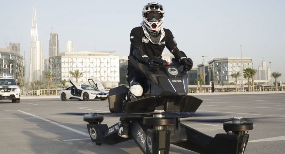 بالفيديو: الشرطة الإماراتية تبدأ باستخدام الدراجات الطائرة الروسية 