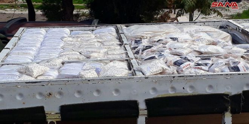 ضبط سيارة تحوي كمية كبيرة من حبوب الكبتاغون والحشيش المخدر متجهة من ريف حمص إلى السويداء