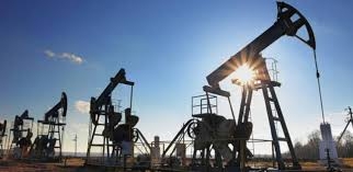 أسعار النفط ترتفع من جديد بدعم من تعطل الإمدادات الليبية