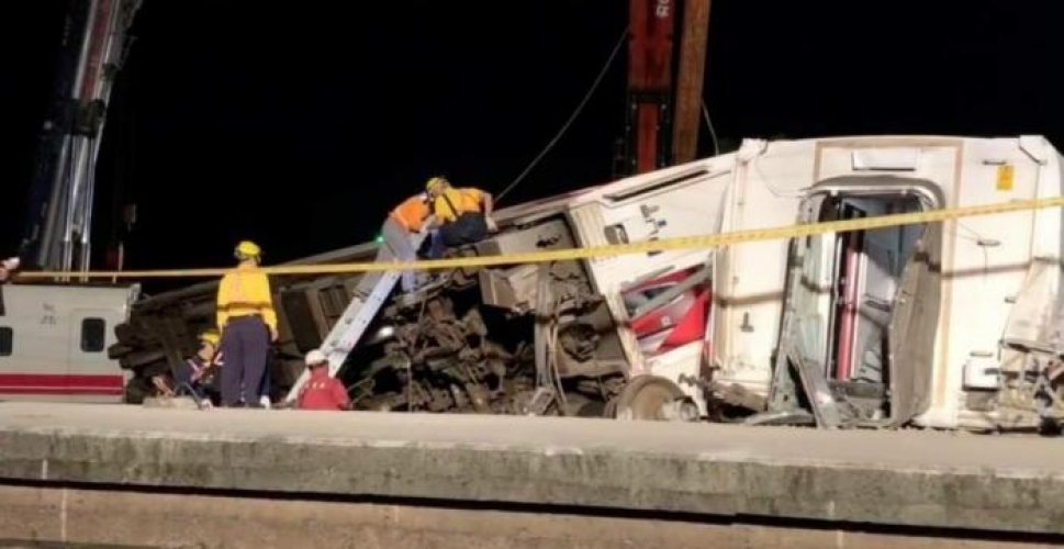مقتل 4 أشخاص وإصابة 43 آخرين في حادث اصطدام قطارين في أنقرة