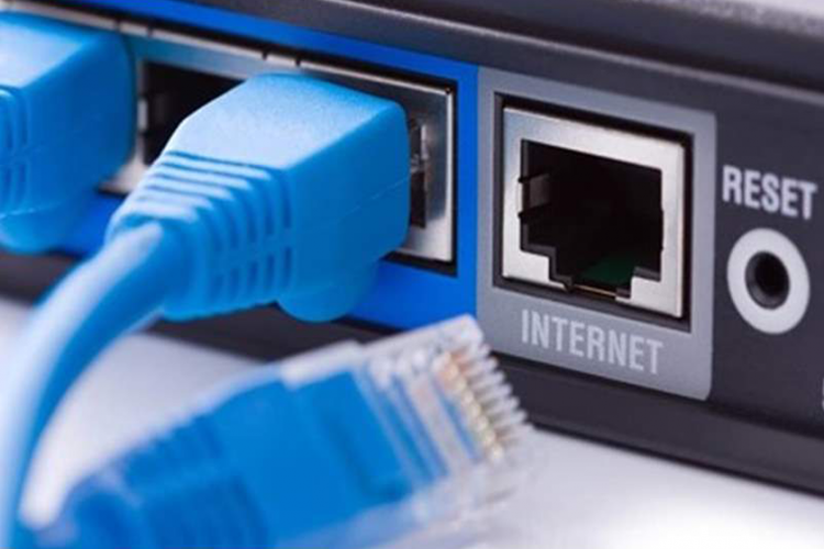 انقطاع الانترنت والاتصالات عن عدة مناطق أمريكية 
