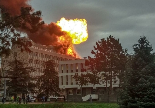 إصابة ثلاثة أشخاص جراء انفجار بجامعة ليون الفرنسية