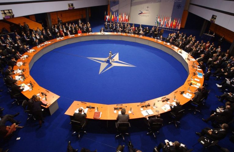 حلف الناتو يعلن دعمه الكامل للخطوة الأمريكية بخصوص معاهدة الصواريخ مع روسيا