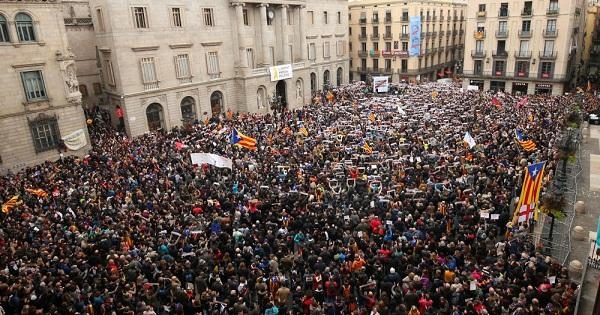 محتجو برشلونة: السعي للاستقلال وتقرير المصير ليس جريمة