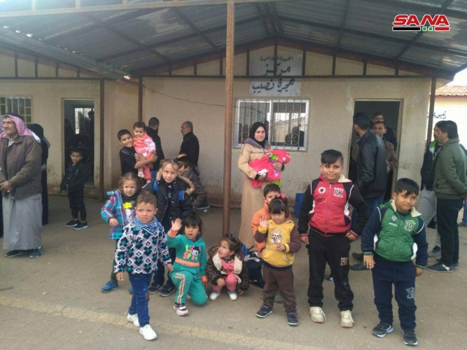 دفعة جديدة من المهجرين السوريين تعود من مخيمات اللجوء في الأردن