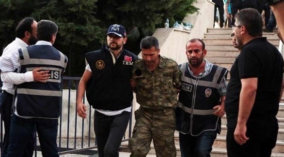 تركيا: أمر باعتقال 295 من أفراد الجيش للاشتباه بصلتهم مع بغولن