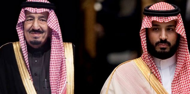الغارديان: مؤشرات متزايدة على توسع الخلاف بين الملك السعودي وولي عهده!